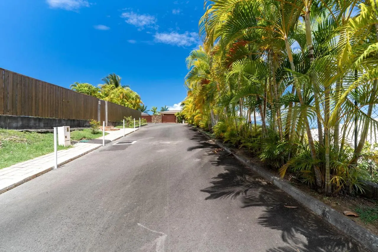 Magnificent 5 Bedroom Villa With Pool: Amazing Views Punaauia  French Polynesia
